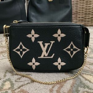 🔥 Flash Sale Louis Vuitton Pochette Empriente Leather Bicolor Mini Accessories